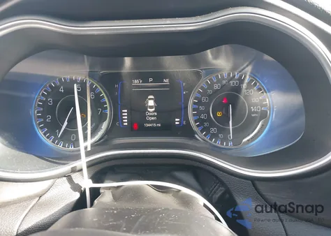 2016 Chrysler 200 Limited z USA, uszkodzony, nr VIN 1C3CCCAB5GN181247